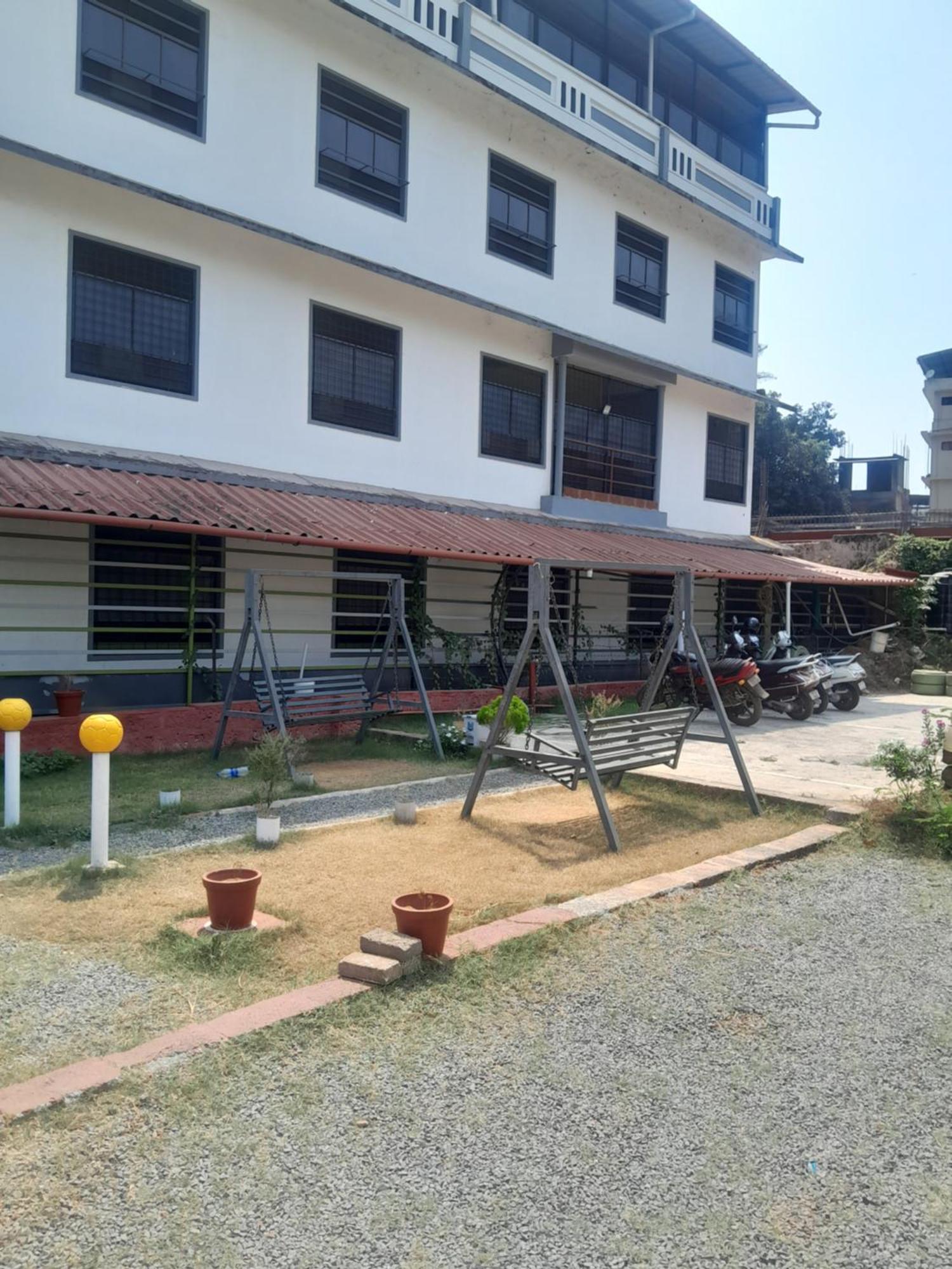 Happy Living Dormitory Kannur Railway Station Exterior photo